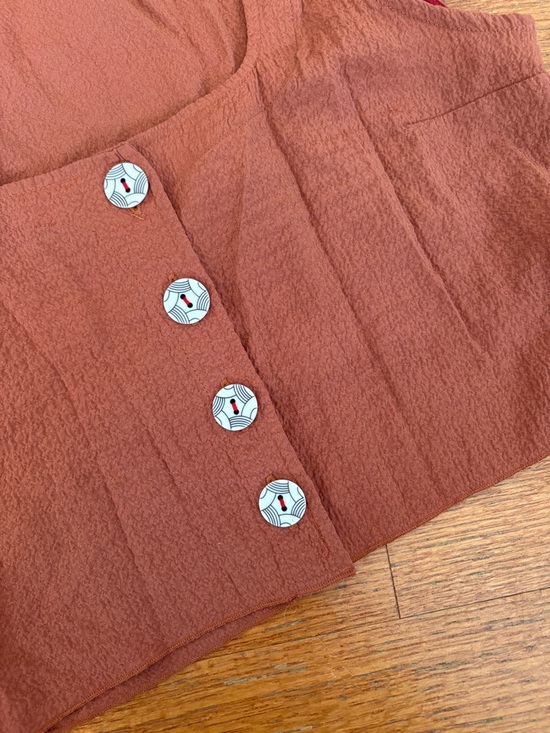 Urban Outfitters Rust-Brown Textured Button Crop Top - Picture 4 of 4